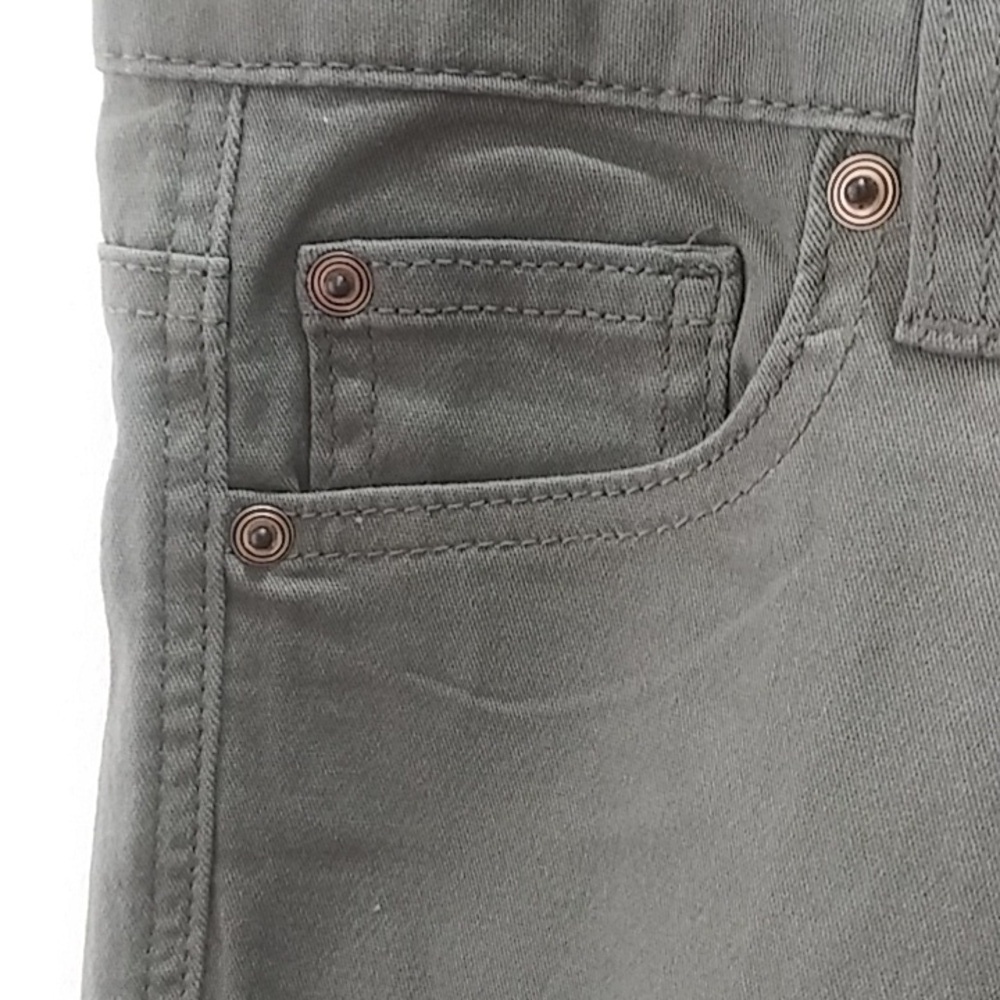 RE Generation Beautiful fitting ladies jeans. Size 1 - Picture 4 of 7